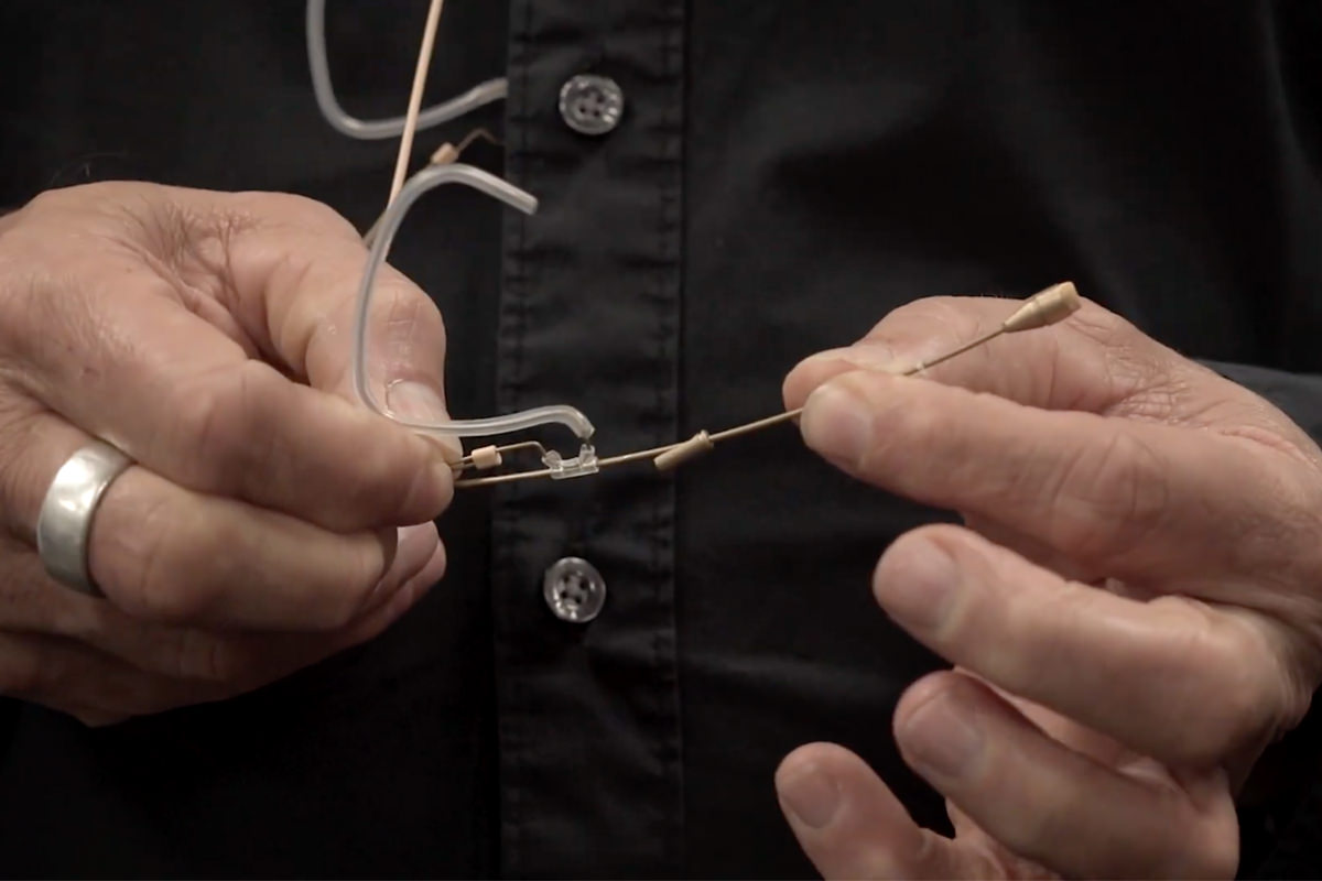 4466/ 4488 Set up and adjust headset microphones correctly